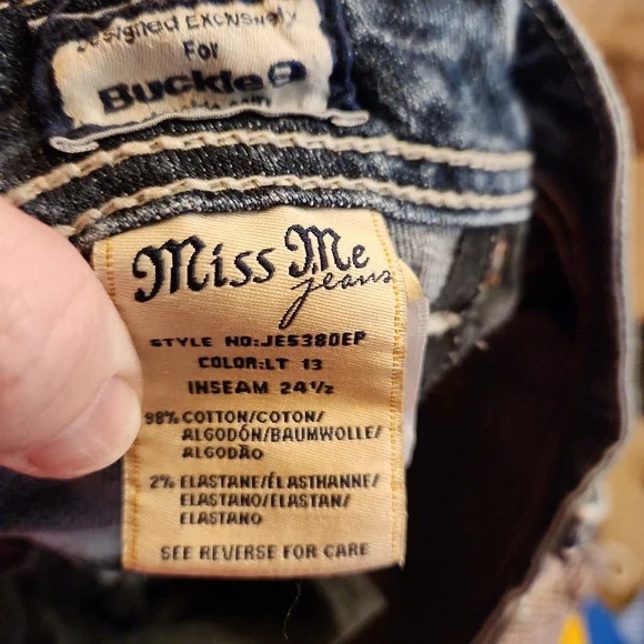 Miss Me Capris - Picture 7 of 7